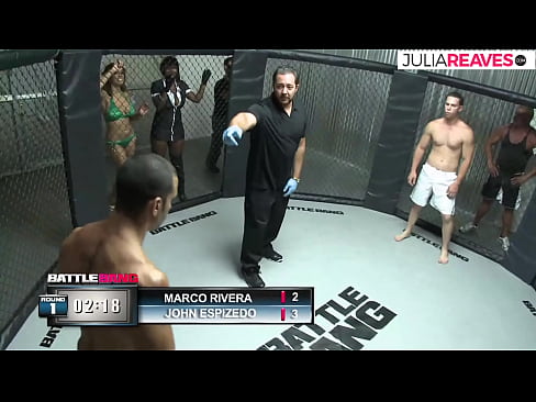 ❤️ Ο Ultimate Fighter γαμάει ένα κορίτσι αμέσως μετά από έναν αγώνα στο ρινγκ Σεξ
