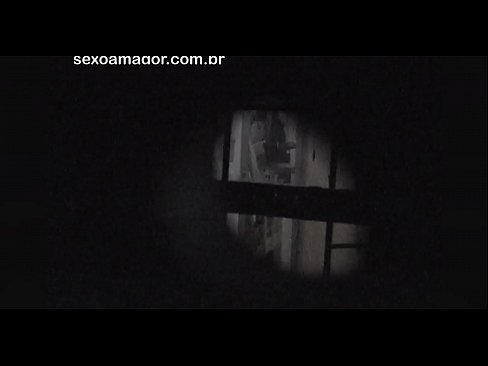 ❤️ Ξανθιά κοπέλα βιντεοσκοπήθηκε κρυφά από ηδονοβλεψία της γειτονιάς κρυμμένο πίσω από κούφια τούβλα Σεξ