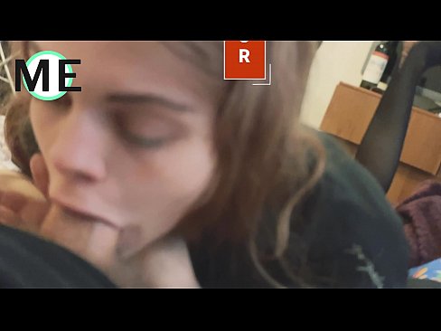 ❤️ Πούτσος στο λαιμό της, σκισμένο καλσόν και σκισμένα τακούνια Σεξ